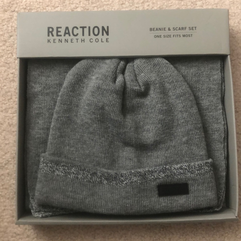 Hat and scarf set